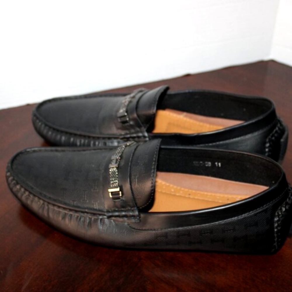 Men's Black Royal Shoes Slip-On Loafers - Size 11